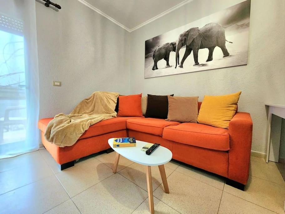 One Bd Flat Near Center With 24H Self Check In Apartment Tirana Exterior photo